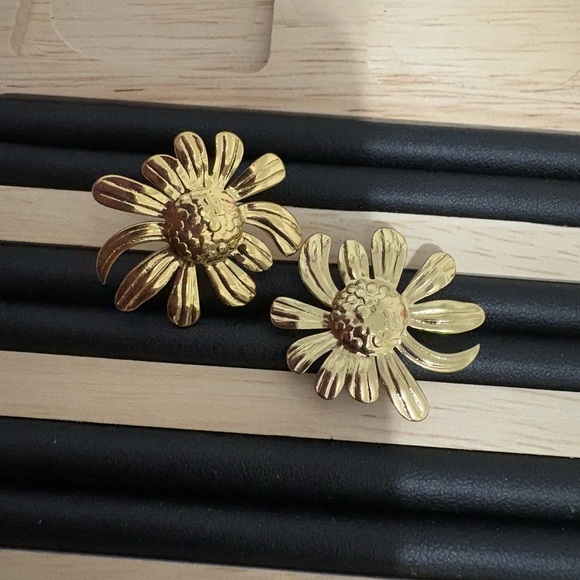 Gold Floral Earrings - Picture 2 of 4